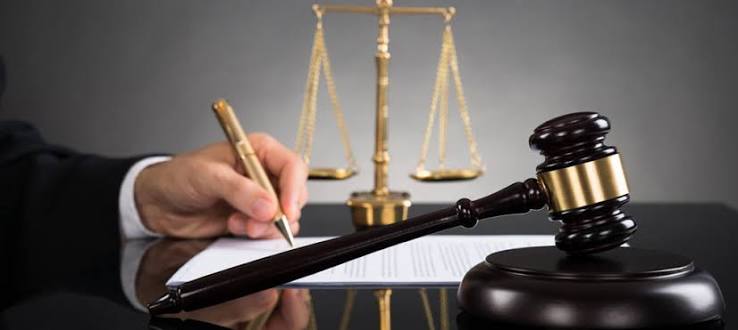 Міграційний адвокат в Україні: хто вони такі та чим займаються